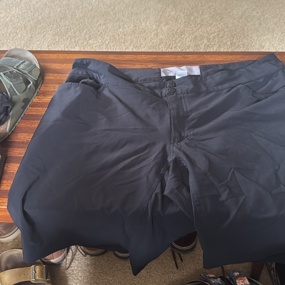 She beest Mtn shorts